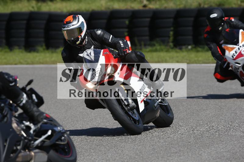 /Archiv-2024/29 12.06.2024 MOTO.CH Track Day ADR/Gruppe gelb/53